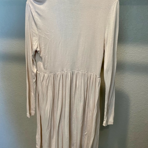 H&M cream colored dress, size large - Picture 4 of 4
